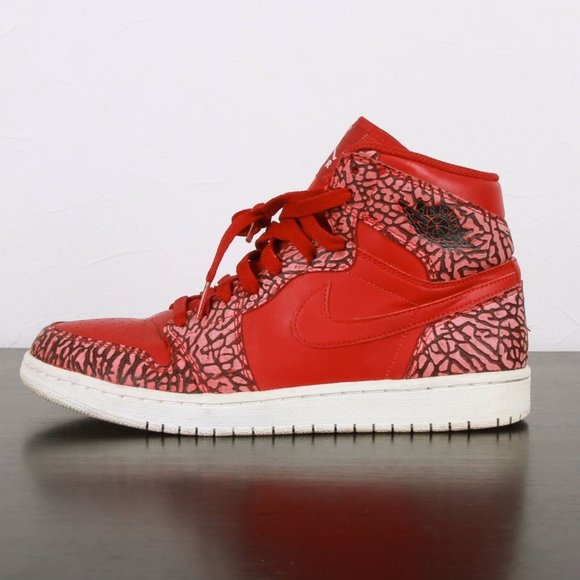 Authenticity Guaranteed NIKE Jordan 1 Retro Red Elephant Print Sneakers - Picture 14 of 15
